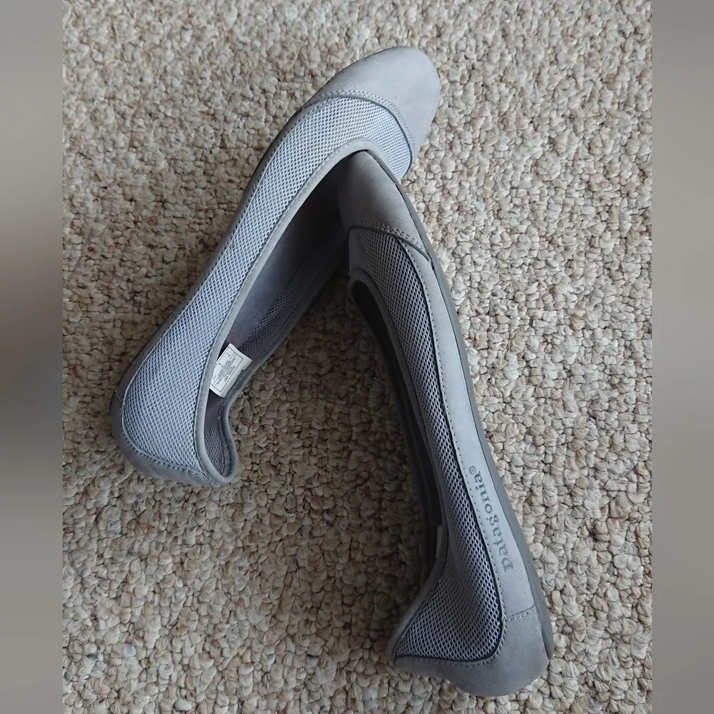 Patagonia Maha gray Breathe Black Nubuck Leather Ballet Flats size 7